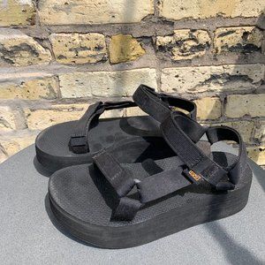 Teva Flatform Universal Sandal